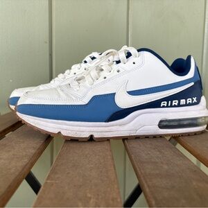 Nike Air Max Classic White and Navy Sneakers
